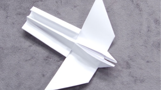 [纸飞机怎么做一步教]纸飞机怎么做简单折法
