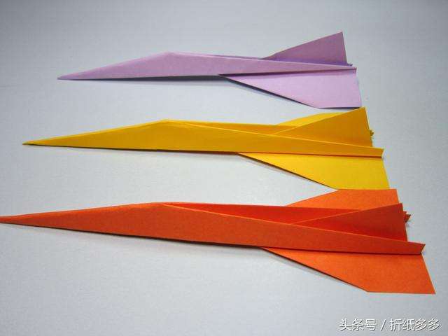 [纸飞机的折法文字步骤]纸飞机的折法用文字表示