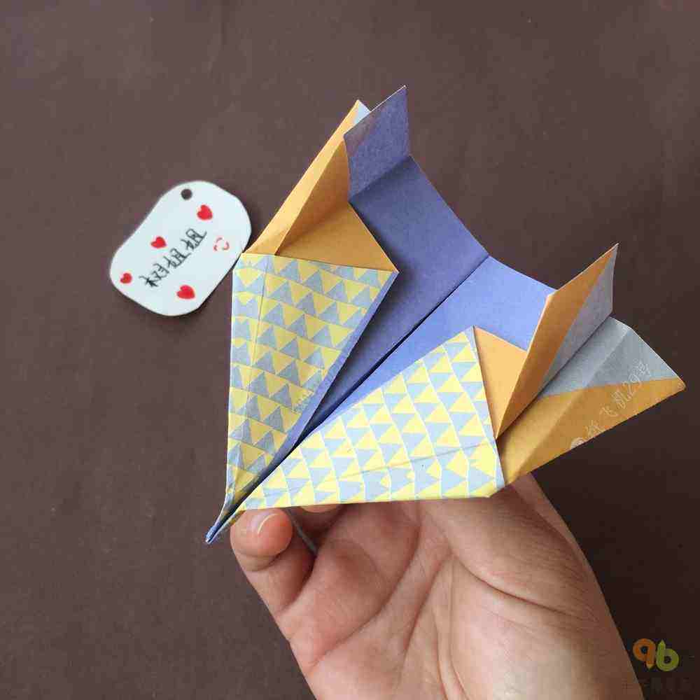 [纸飞机是啥意思]纸飞机什么意思网络用语