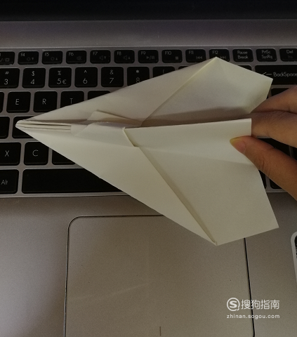 纸飞机怎么折飞得远飞得久[纸飞机怎么折飞得远飞得久简单]