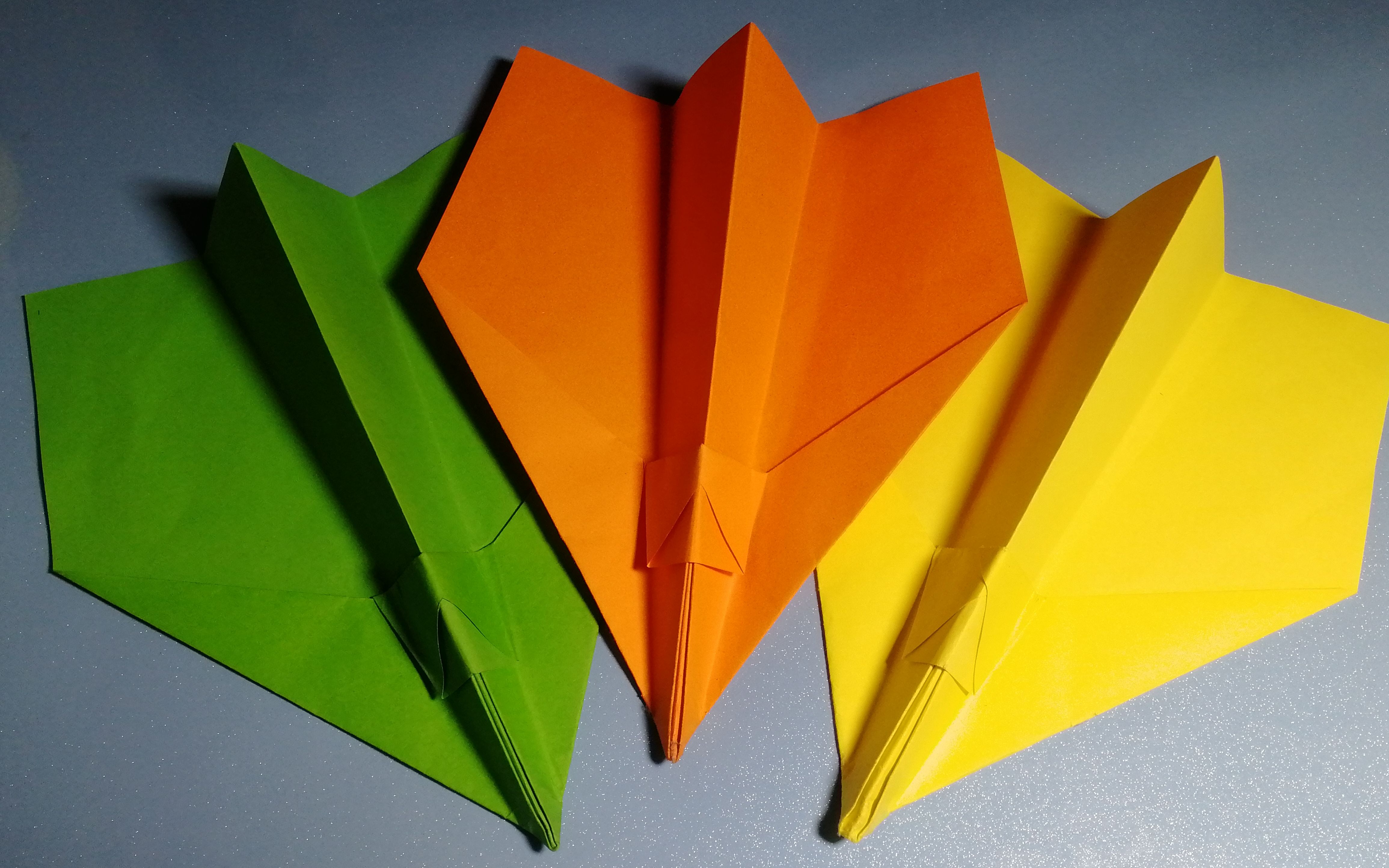 [纸飞机怎么折飞得远飞得久]纸飞机怎么折飞得远飞得久视频教学