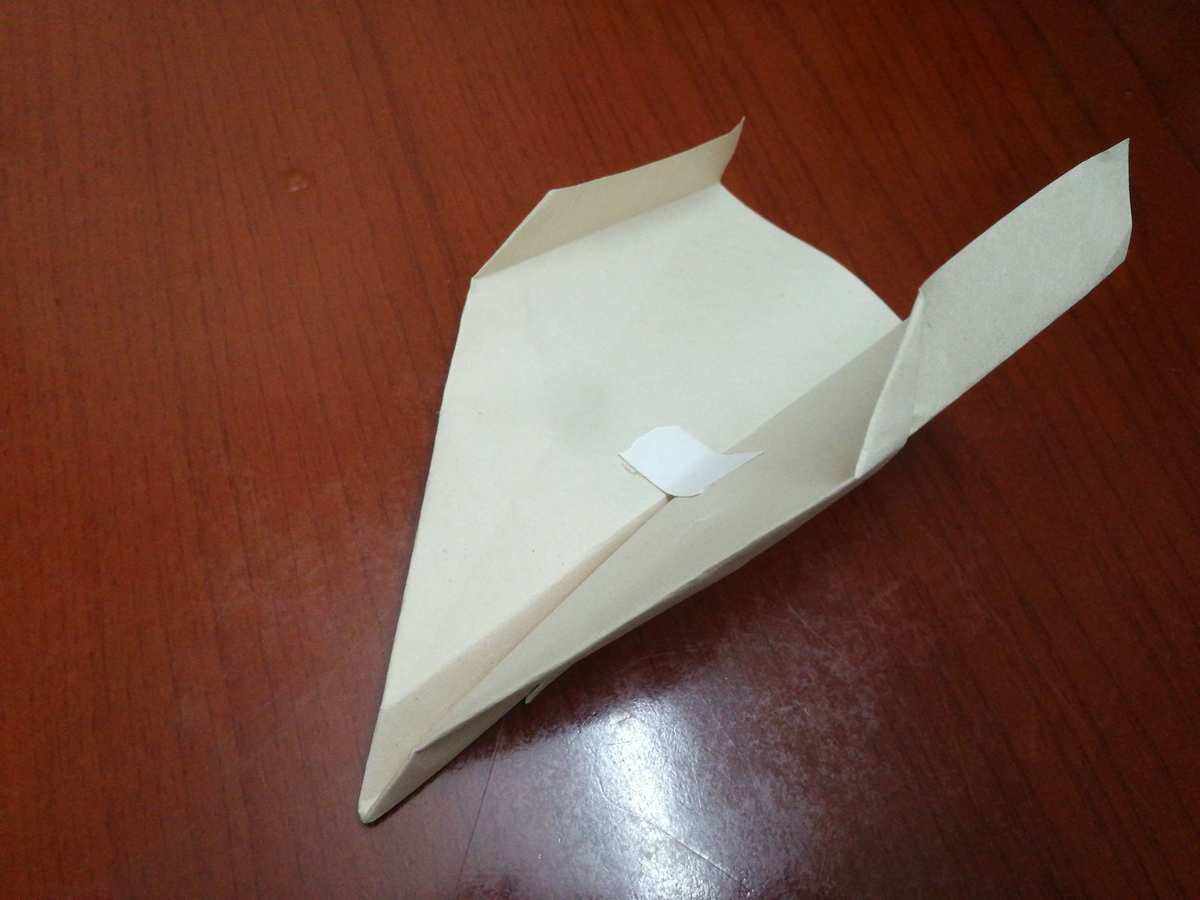 [纸飞机怎么玩的视频]纸飞机还能这么玩?教你