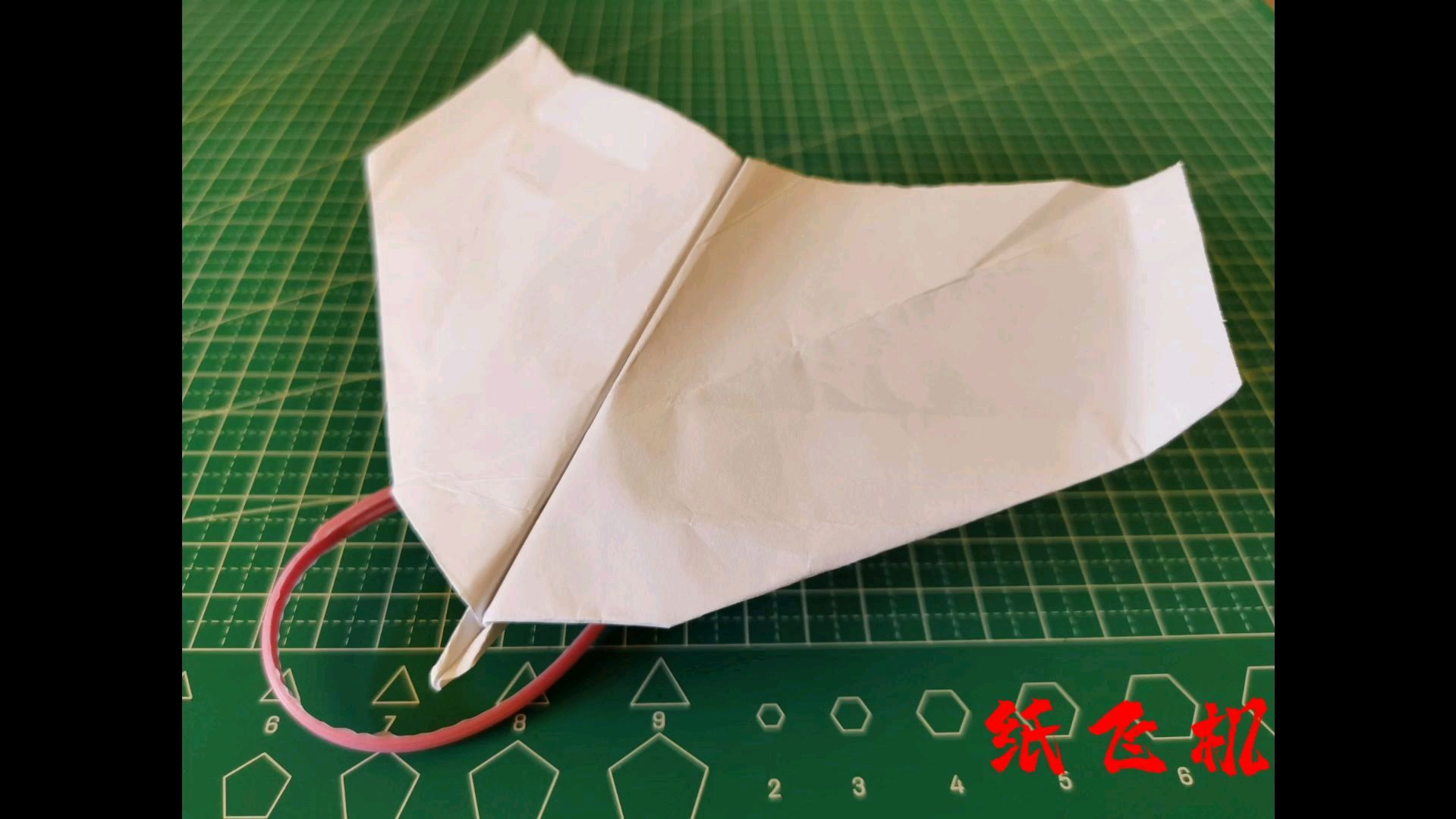 [能飞的纸飞机视频]能飞的纸飞机怎么做?