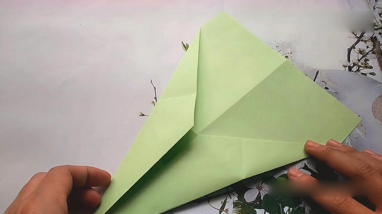 [能飞的纸飞机视频]能飞的纸飞机怎么做?