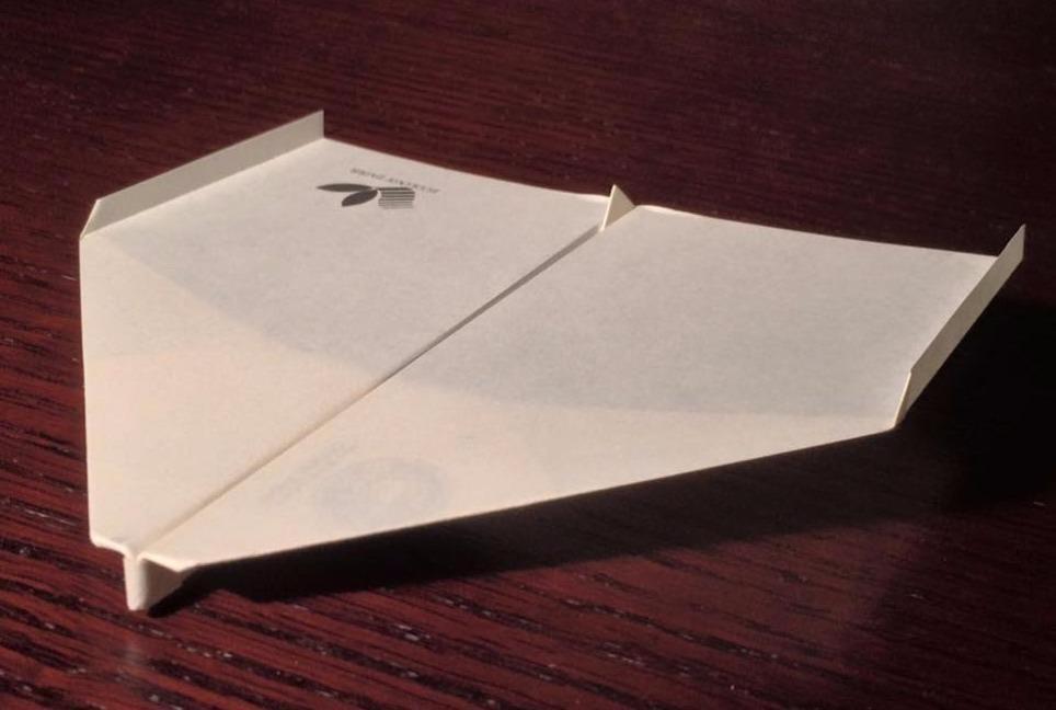 纸飞机怎么折最远最久-纸飞机怎么折最远教程视频?