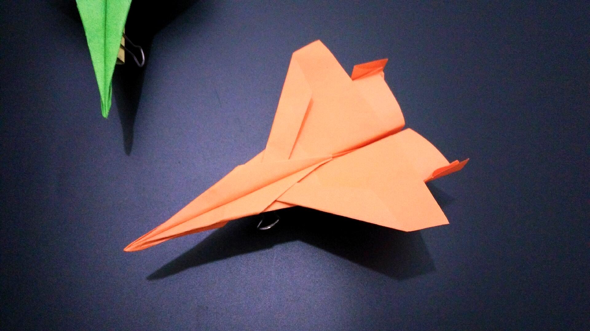 转一圈飞回来的纸飞机-转一圈飞回来的纸飞机折法