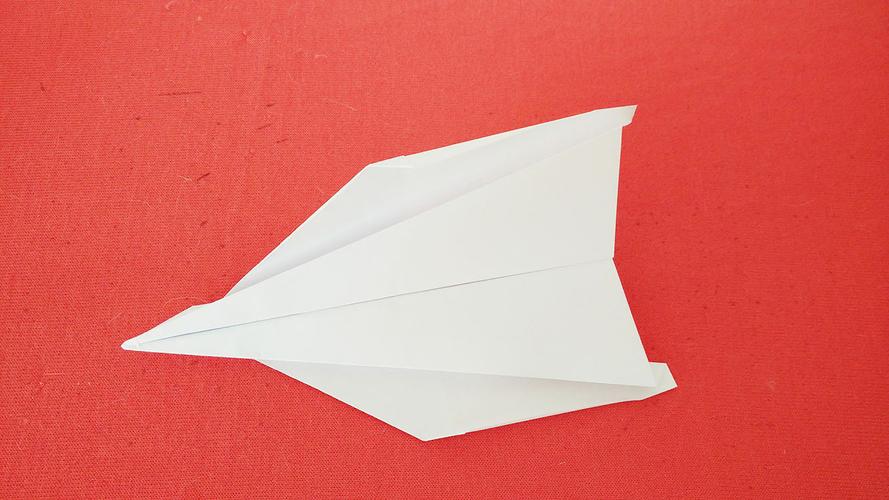 播放纸飞机的视频教程-纸飞机的简单折叠方法视频教程