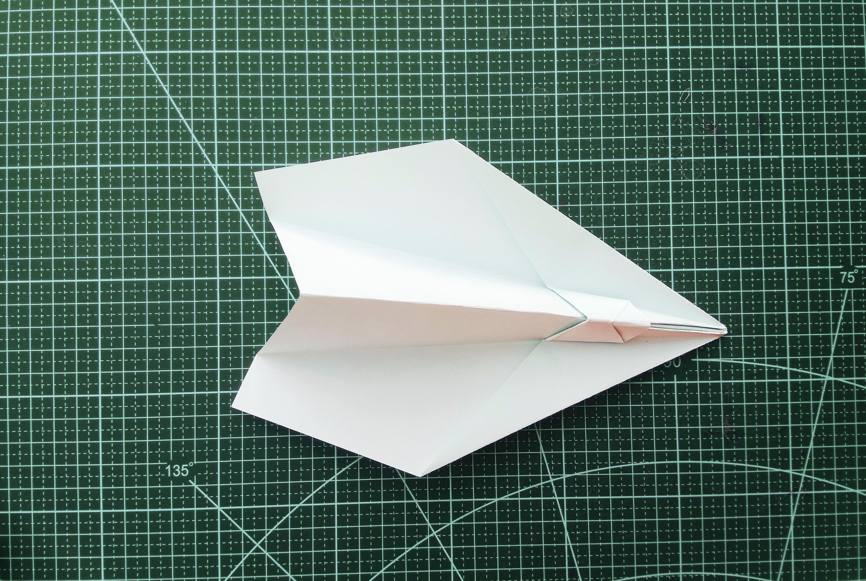 纸飞机怎么折飞得远、纸飞机怎么折飞得远又简单