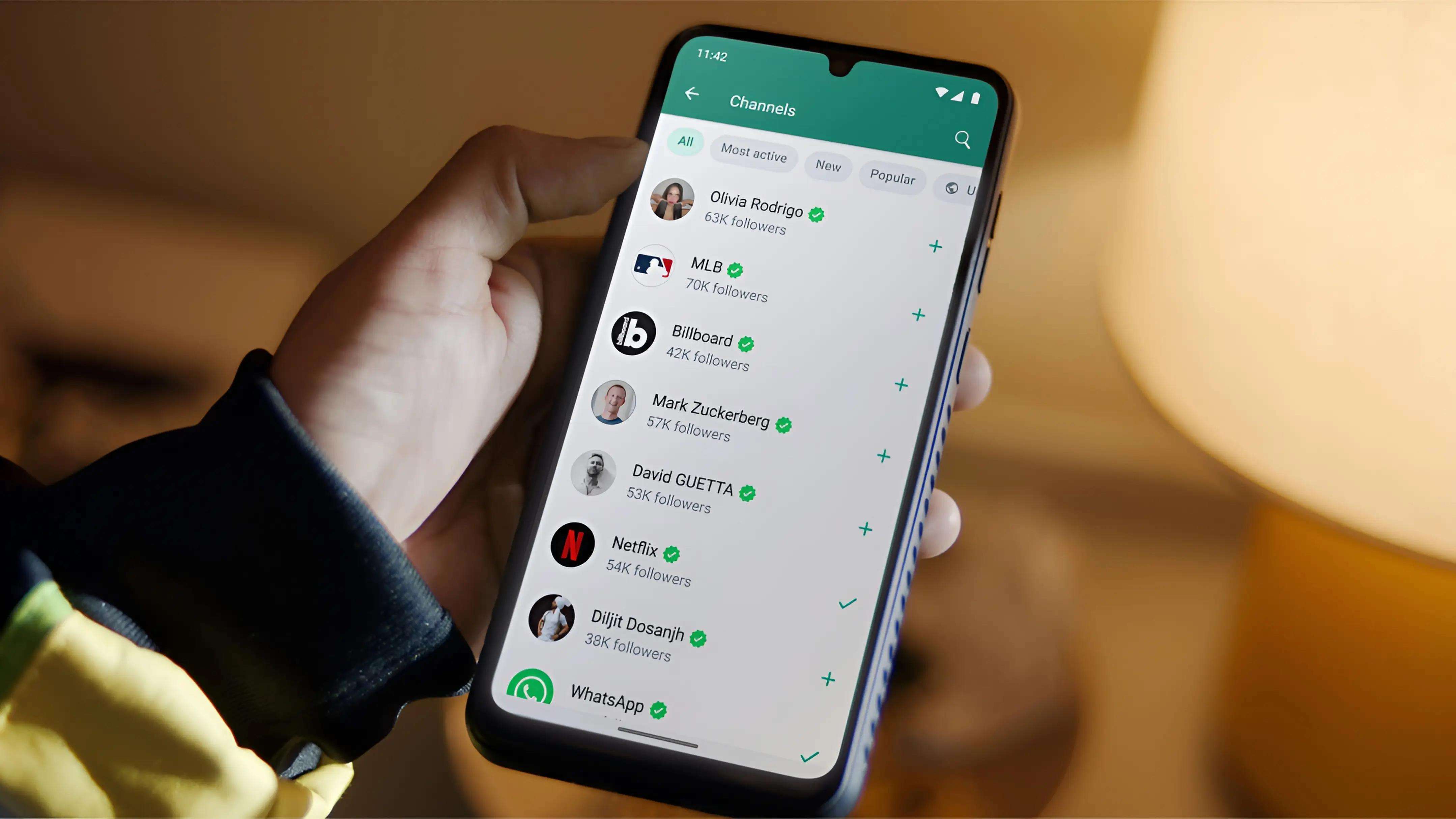 whatsapp如何一次发多张图片,怎样才能在whatsapp上发长视频