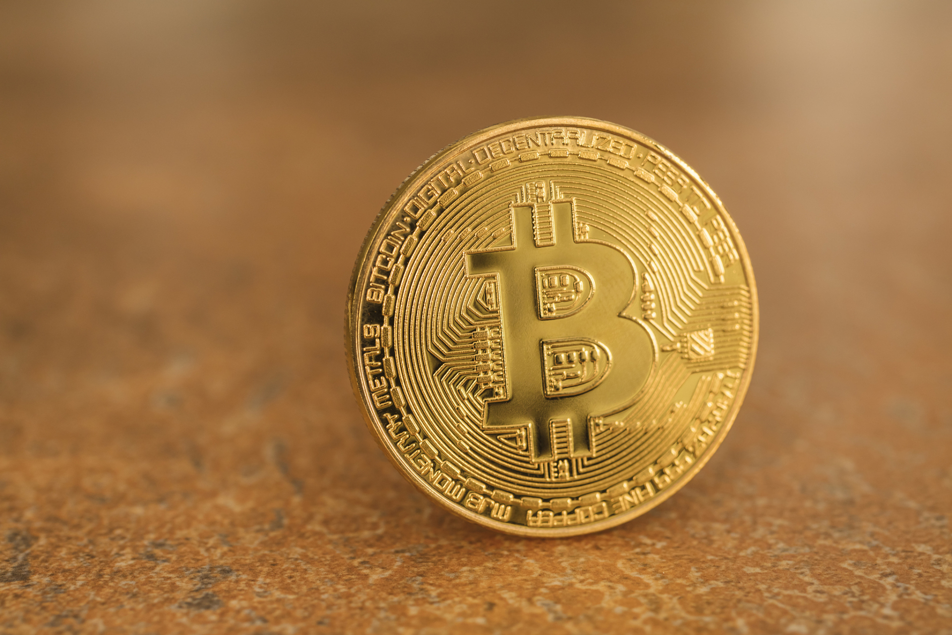 比特币是什么材质造的,比特币是什么材质造的啊