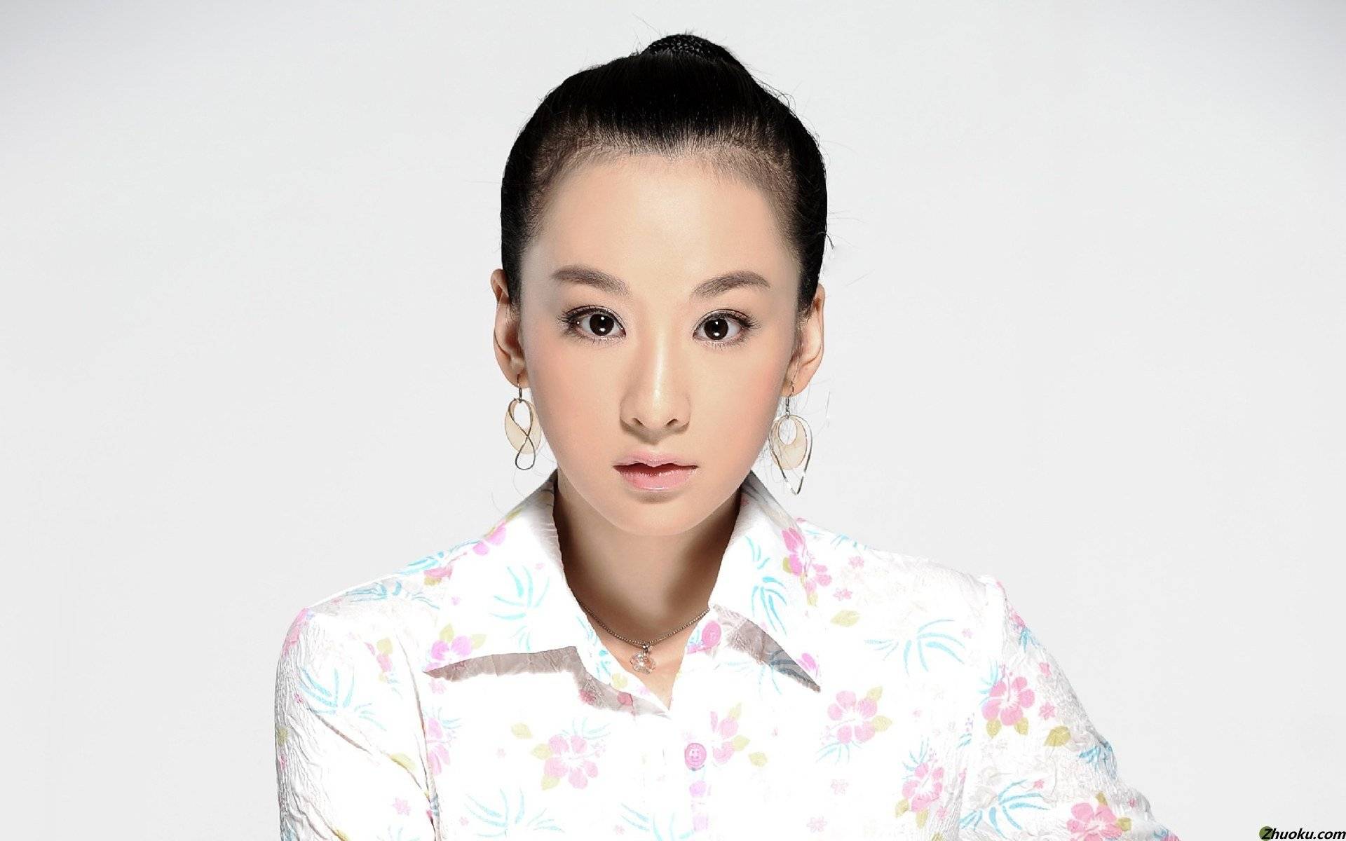 今期生肖六六来,金幅美女配秀才,今期生肖六六来,金幅美女配秀才打一准确生肖